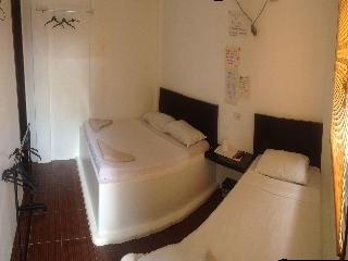 LOLAS LODGE