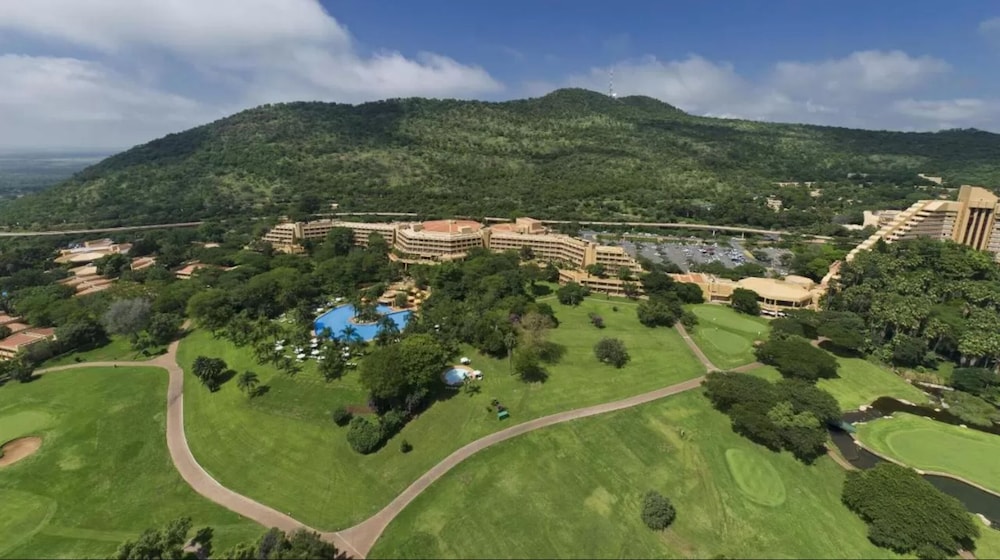 Soho Hotel & Casino at Sun City Resort