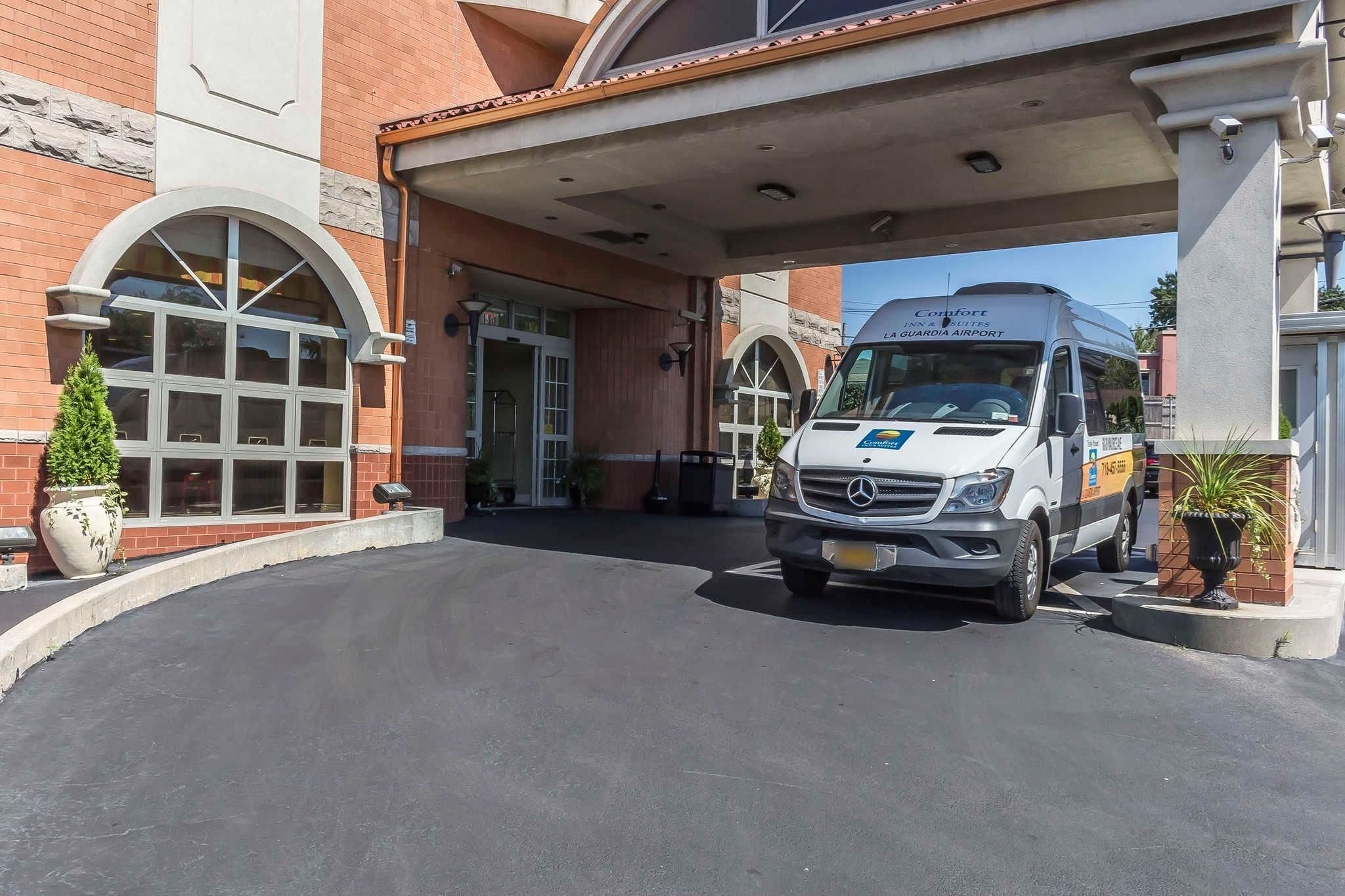 Comfort Inn & Suites Airport