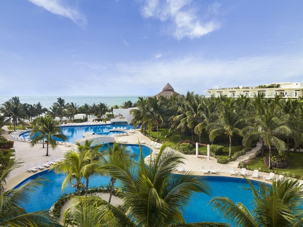 Azul Beach Resort Riviera Cancun , By Karisma