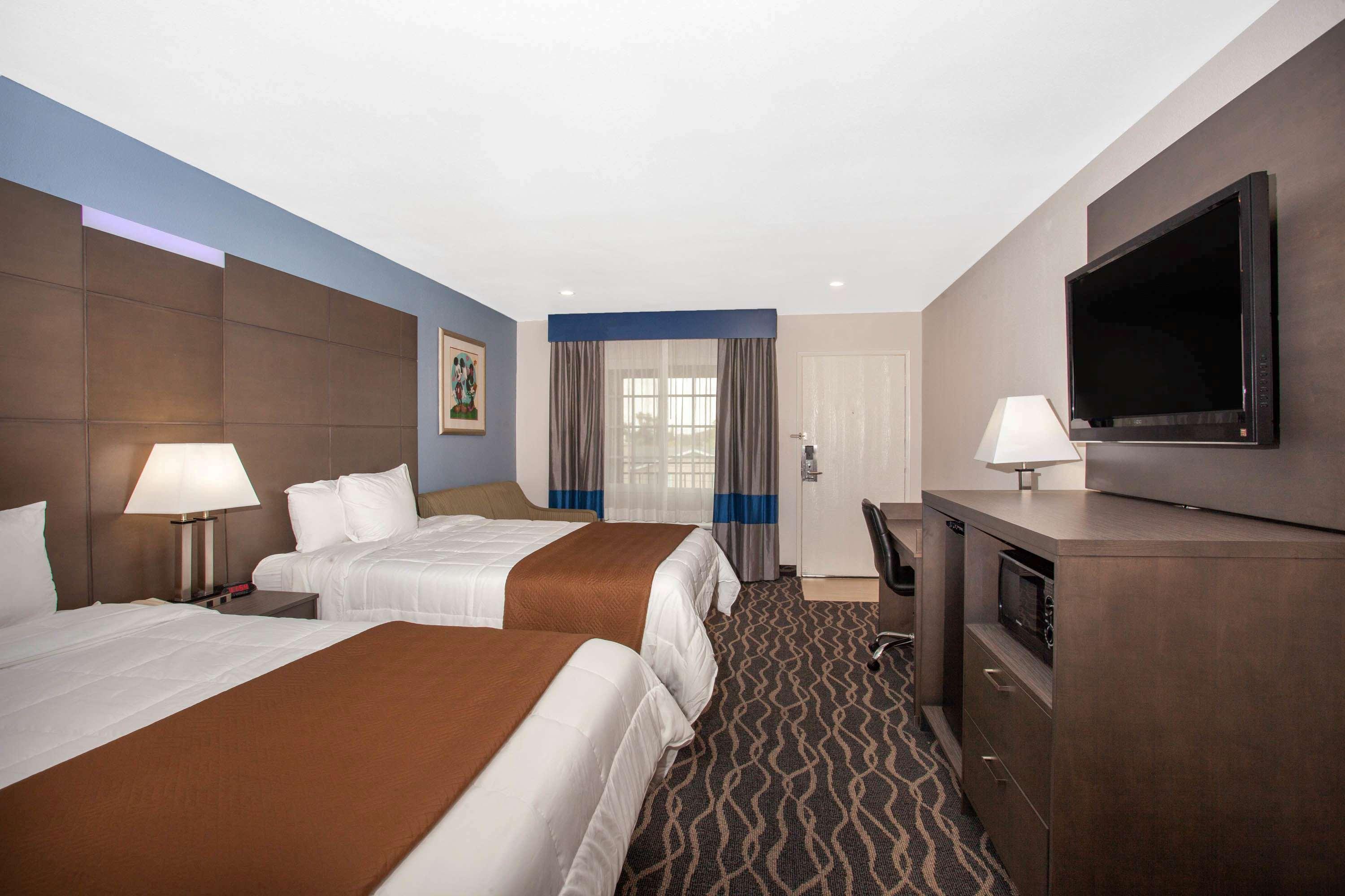 Travelodge Anaheim Inn & Suite on Disneyland Drive