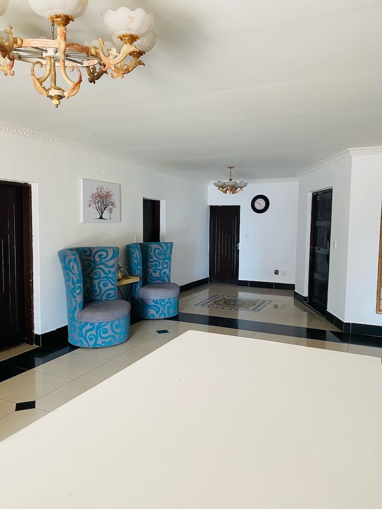 Airport Diamond Guest House