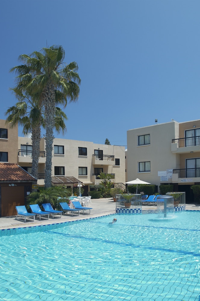 Senator Hotel Apts