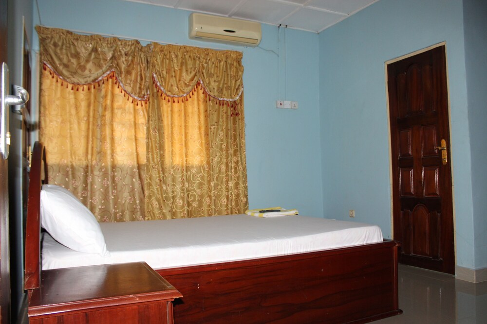 Hotel Adinkra Lodge
