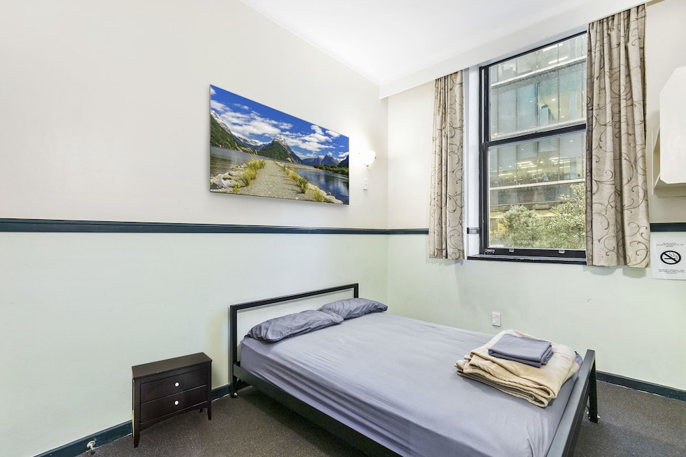 Queen Street Backpackers