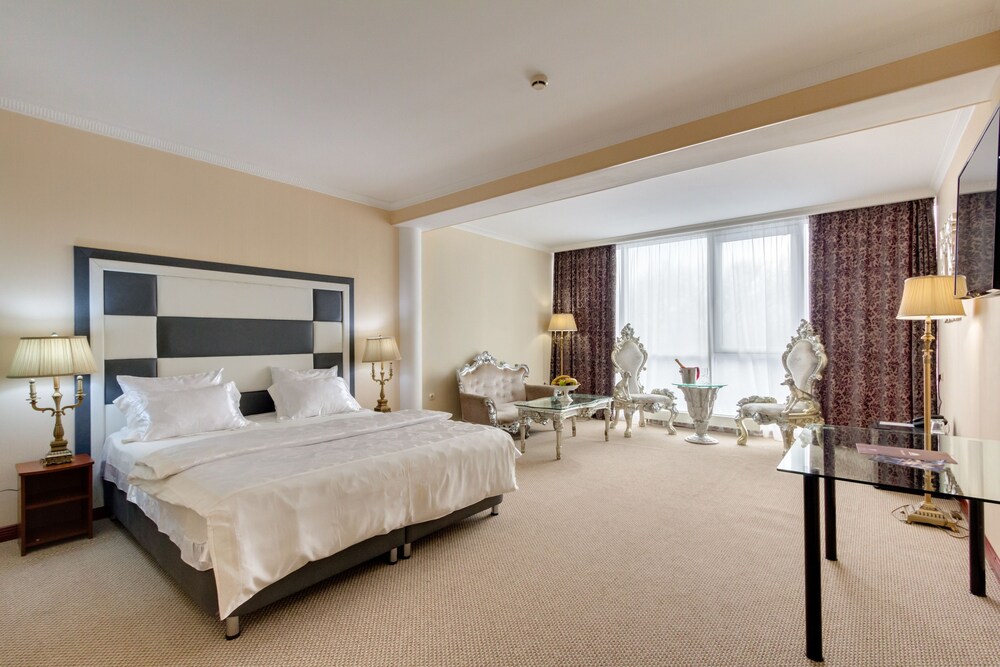 Vnukovo Village Park Hotel & SPA