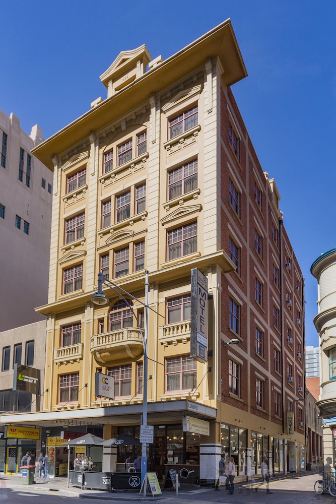 Adelaide Paringa Hotel