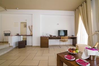 Antinea Suites And Spa Hotel