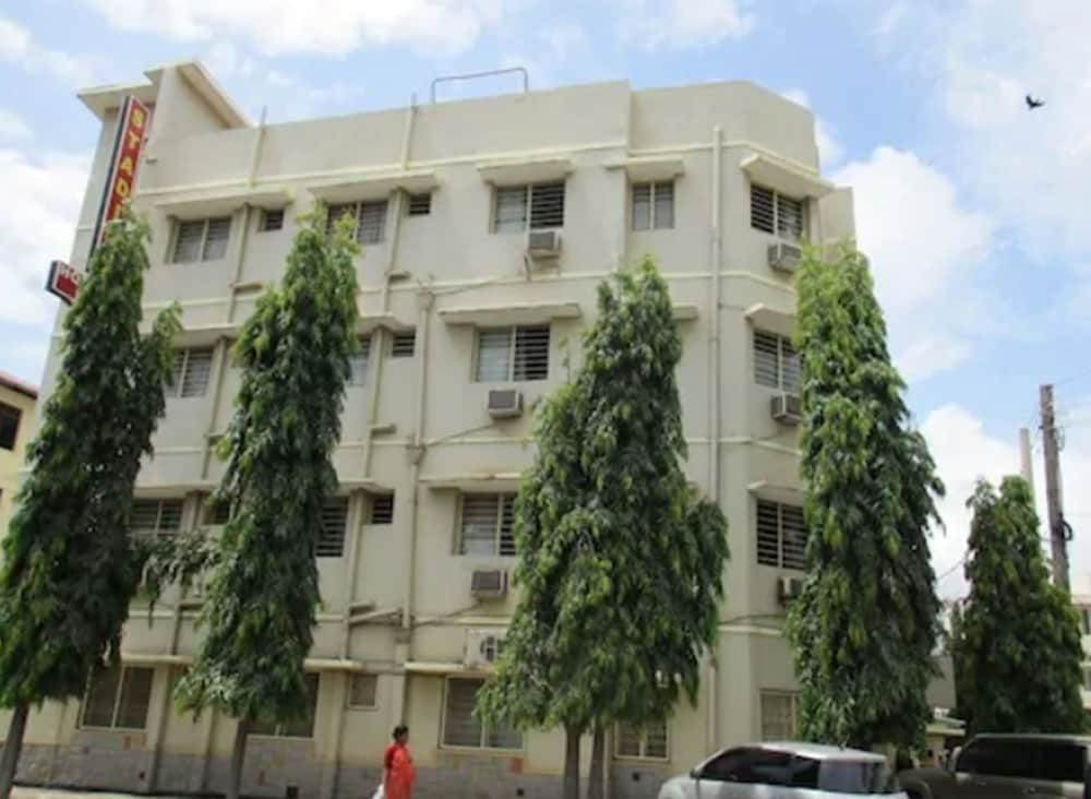 STADIUM HOLIDAY INN MOMBASA