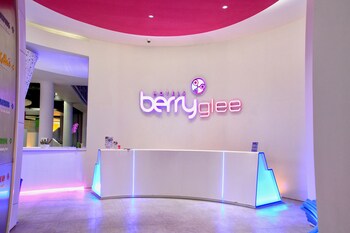 Berry Glee Hotel