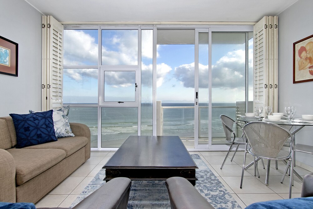 1208 St Tropez