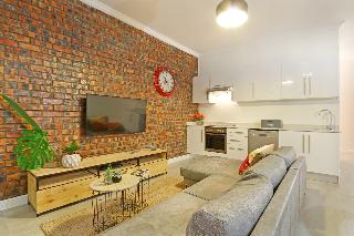 HAPPY RHINO HOTEL