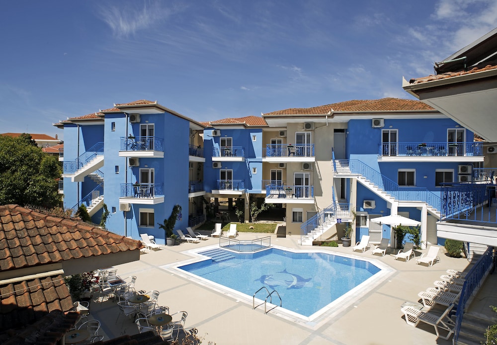 Stratos Hotel