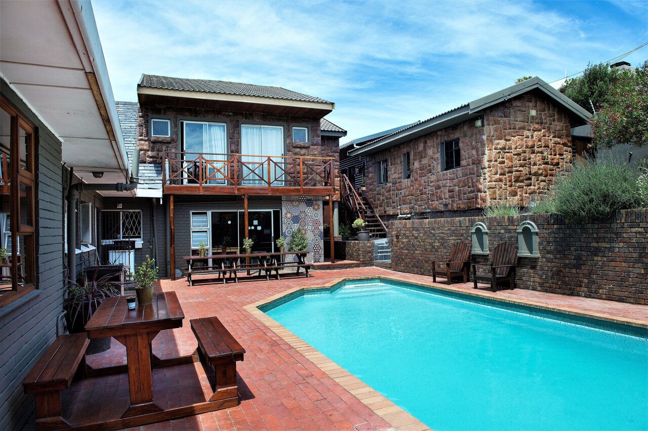 Hotel Lungile Lodge Beachfront Backpackers