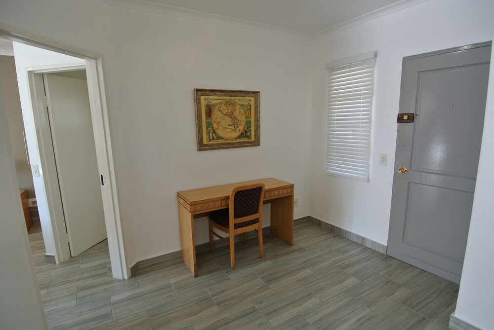 Airport Inn and Suites