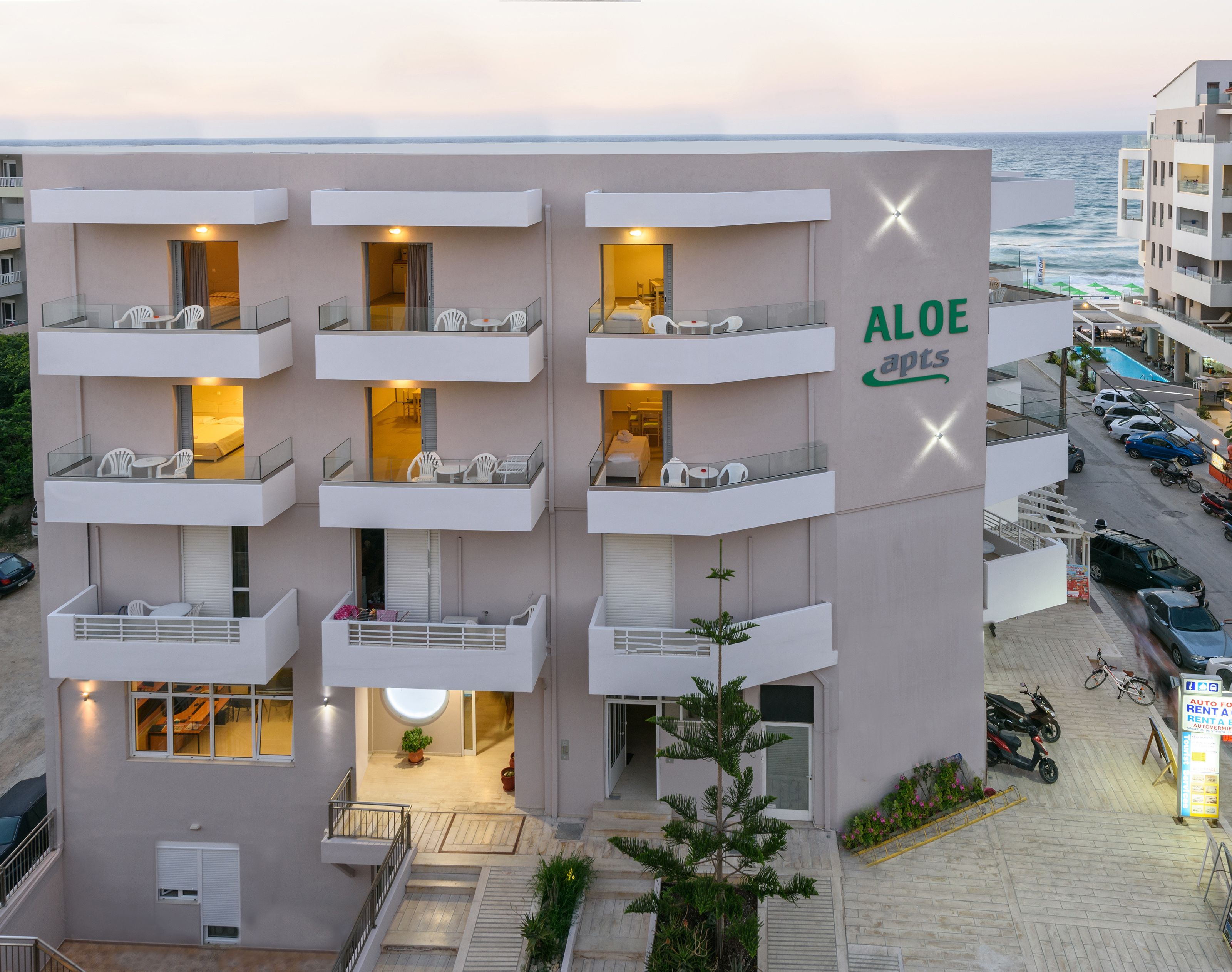 Aloe Apartments & Studios