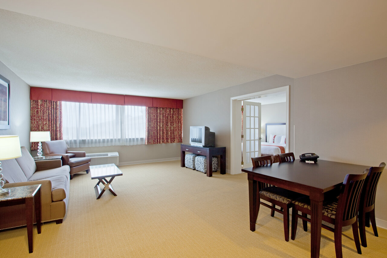Holiday Inn Hotel and Suites Marlborough