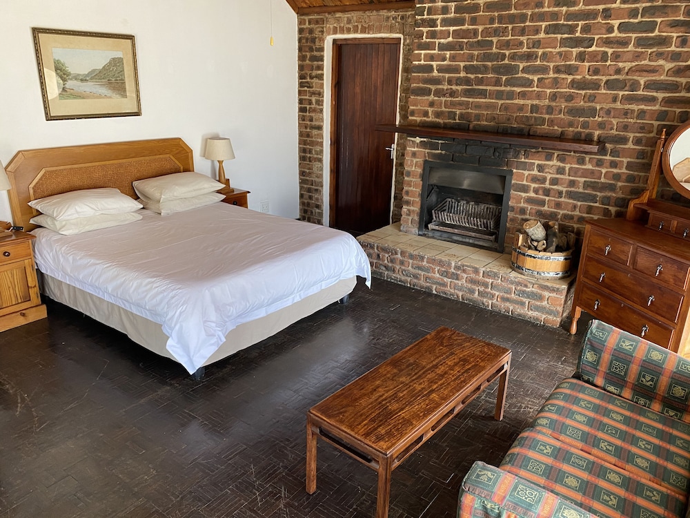 Premier Hotel Himeville Arms
