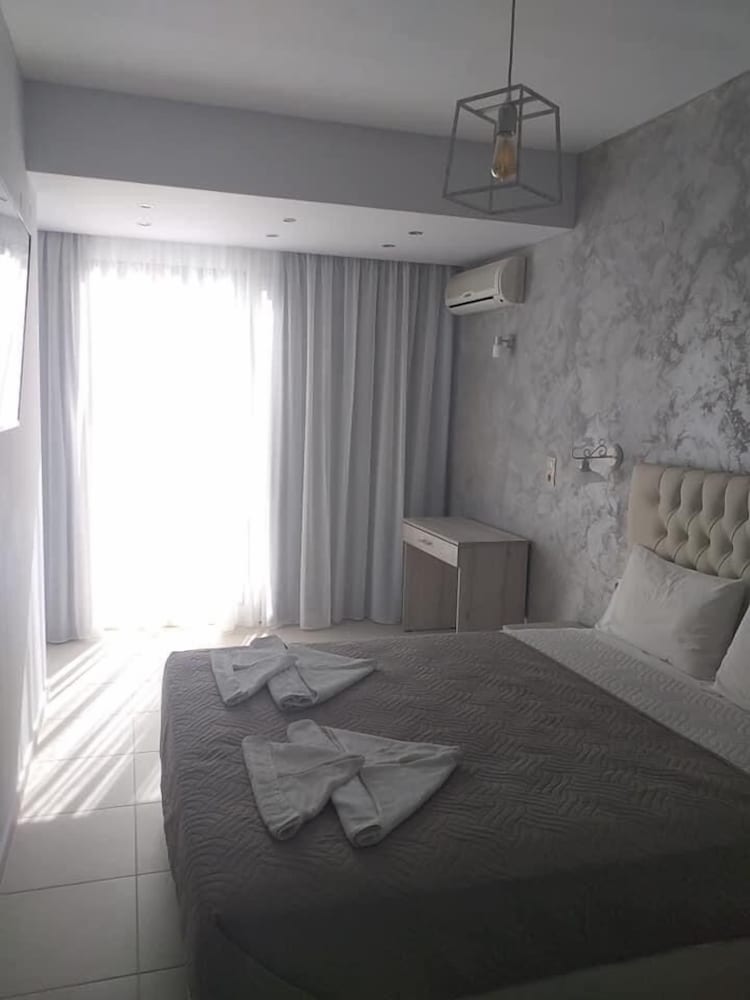 Labyrinth Hotel