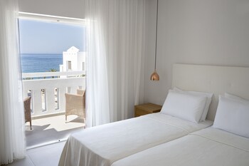 Maritimo Beach Hotel