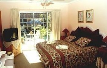 BLUEWATER GUESTHOUSE